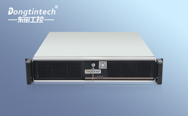 上架式工控機.jpg 上架式工控機.jpg