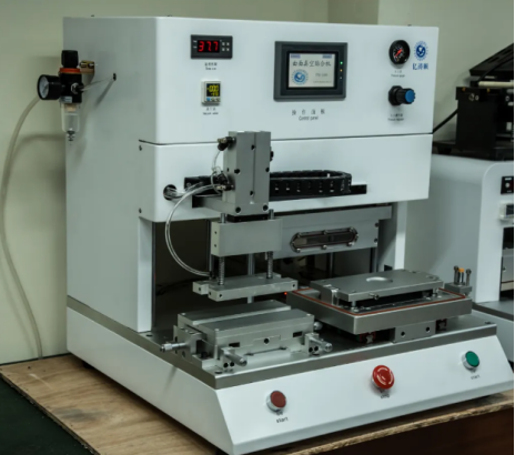 全自動(dòng)真空貼合設(shè)備.png 全自動(dòng)真空貼合設(shè)備.png