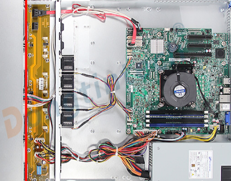 工控機內部走線.png 工控機內部走線.png