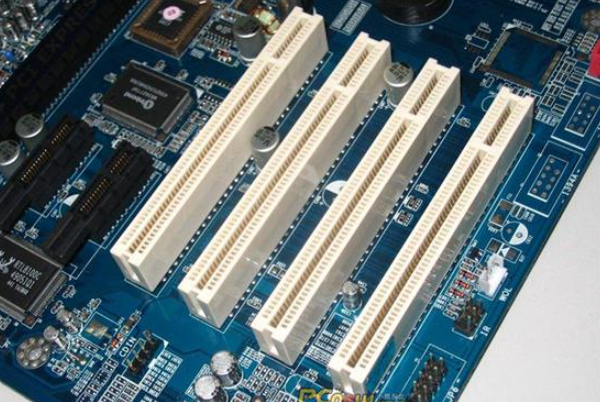 工控機(jī)擴(kuò)展插槽.png 工控機(jī)擴(kuò)展插槽.png