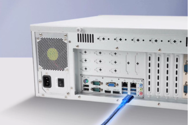 東田4U工控機(jī)端口.png 東田4U工控機(jī)端口.png